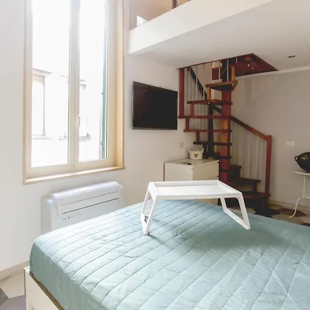 Anticaglia/24 Bed and Breakfast Νάπολη