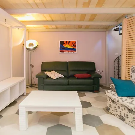 Anticaglia/24 Bed and Breakfast Νάπολη