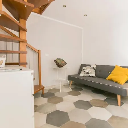 Anticaglia/24 Bed and Breakfast Νάπολη