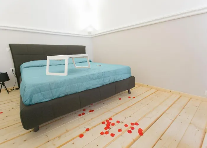 Anticaglia 24 Bed and Breakfast Νάπολη