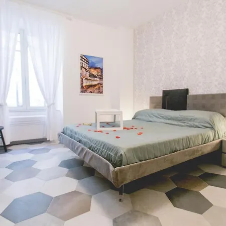 Anticaglia/24 ベッド・アンド・ブレックファスト